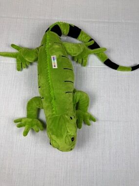 Riviera Maya Mexico Bright Green Plush Puppet Lizard Iguana